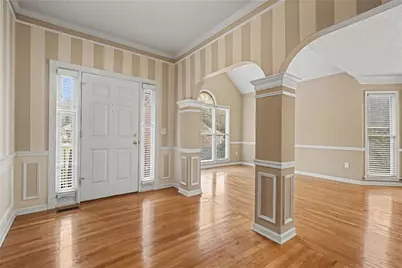 1240 Commonwealth Avenue SW, Marietta, GA 30064 - Photo 4