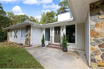 8435 Sundridge Drive, Fairburn, GA 30213 - Photo 4