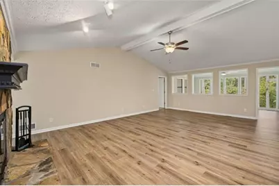 8435 Sundridge Drive, Fairburn, GA 30213 - Photo 12