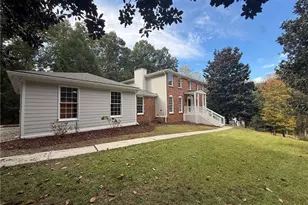 4118 Jefferson Township Pkwy, Marietta, GA 30066 - Photo 2