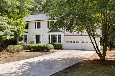 4966 Kings Wood Drive NE, Roswell, GA 30075 - Photo 1