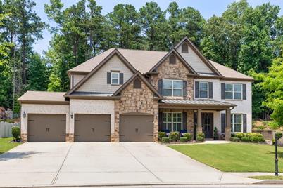 4265 Woodland Bank Boulevard, Buford, GA 30518 - Photo 1