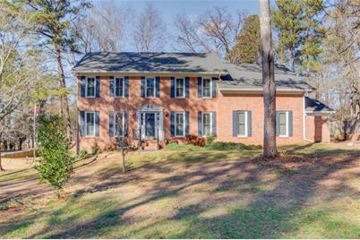 301 Cardigan Circle SW, Lilburn, GA 30047 - Photo 1