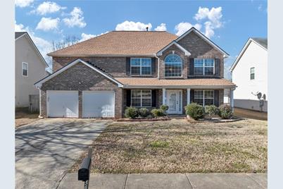 346 Kentwood Springs Drive, Hampton, GA 30228 - Photo 1