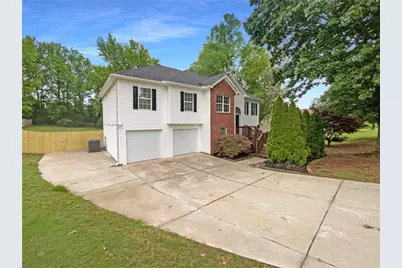 585 Bailey Drive, Jefferson, GA 30549 - Photo 1