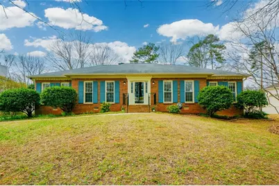 118 Heritage Way, Peachtree City, GA 30269 - Photo 1