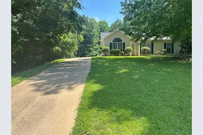 446 Hampton Green Drive, Lagrange, GA 30240 - Photo 1