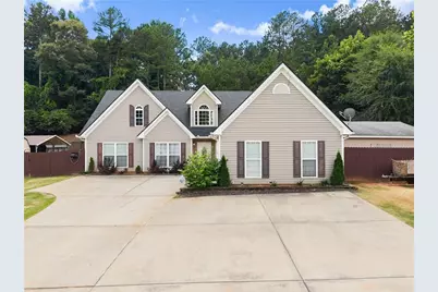 69 Maple Leaf Court, Hoschton, GA 30548 - Photo 1