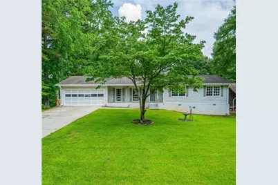 120 Lakeside Drive, Ellenwood, GA 30294 - Photo 1