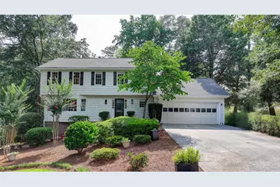 3825 Creekview Drive NE, Marietta, GA 30068 - Photo 1