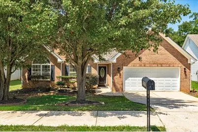 1553 Queen Elizabeth Drive, Locust Grove, GA 30248 - Photo 1