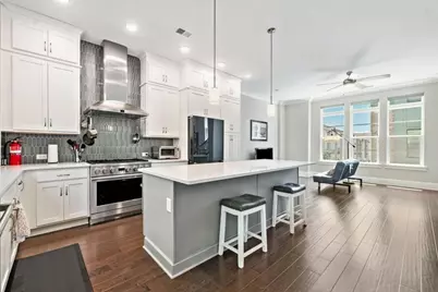 597 Broadview Place NE, Atlanta, GA 30324 - Photo 1