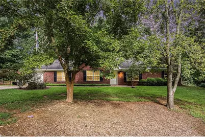 132 Buckeye Point, Commerce, GA 30530 - Photo 1