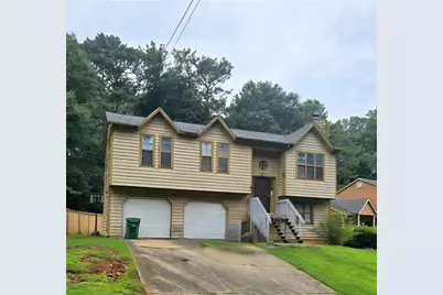 2071 Scarbrough Trail E, Stone Mountain, GA 30088 - Photo 1