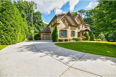 1822 Berkeley Oaks Lane NE, Atlanta, GA 30329 - Photo 1