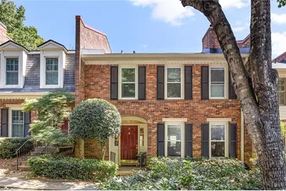 9 Queen Victoria Place NE, Atlanta, GA 30342 - Photo 1