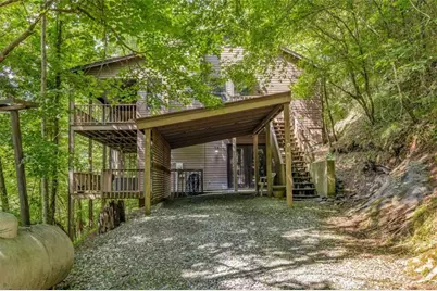 934 Golden Avenue, Dahlonega, GA 30533 - Photo 1