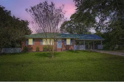 381 W Candler Street, Winder, GA 30680 - Photo 1