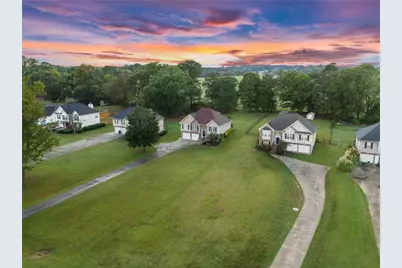 105 Woodberry Drive SE, Calhoun, GA 30701 - Photo 1