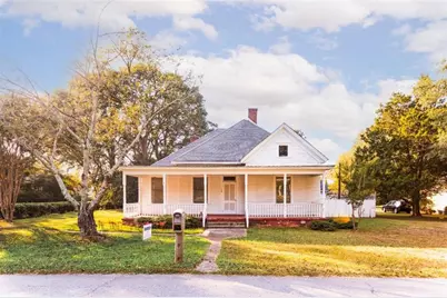 135 N Dogwood Avenue N, Social Circle, GA 30025 - Photo 1