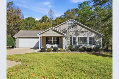 59 Akers Lake Dr, Moreland, GA 30259 - Photo 1