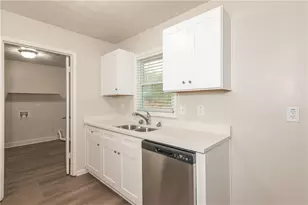 3479 Mansfield Ln, Snellville, GA 30039 - Photo 6