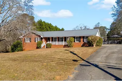 421 N 5th Avenue, Winder, GA 30680 - Photo 1