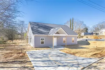 30 Moore Avenue, Toccoa, GA 30577 - Photo 1