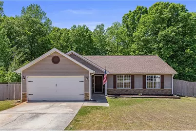 180 Creekside Drive, Grantville, GA 30220 - Photo 1