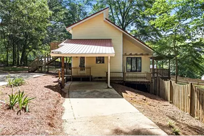 389 Peachtree Road, Jefferson, GA 30549 - Photo 1