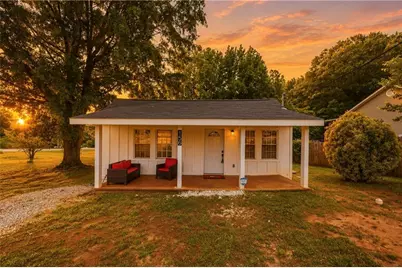 156 Pine Avenue, Commerce, GA 30529 - Photo 1