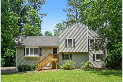 3985 Lookout Point Drive, Marietta, GA 30066 - Photo 1