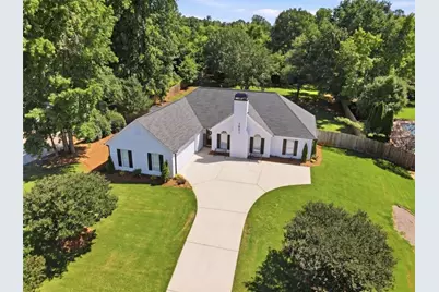 1921 E Bay Street E, Hoschton, GA 30548 - Photo 1