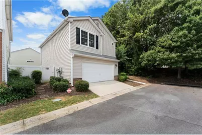621 W Oaks Drive, Woodstock, GA 30188 - Photo 1