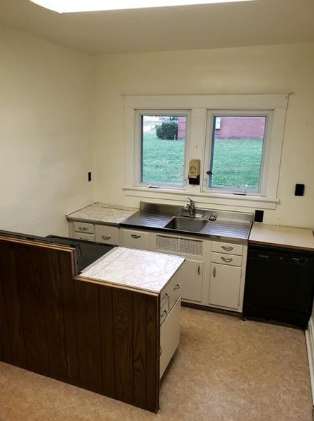 163 Church St, Fairchance, PA 15436-1141