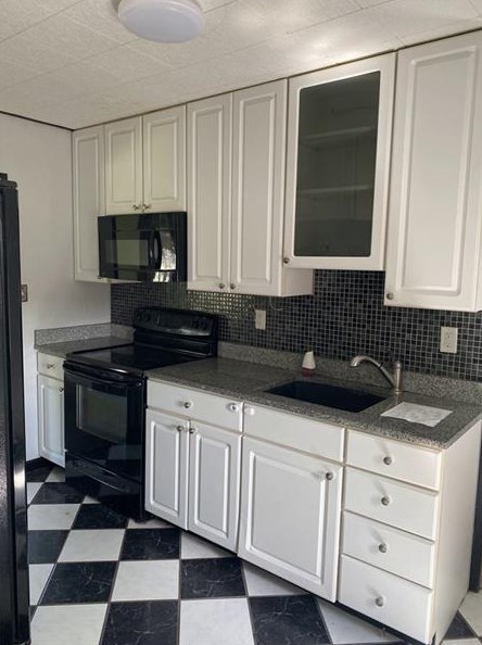 10912 Carlson Dr, North Huntingdon PA 15642-4224 exterior