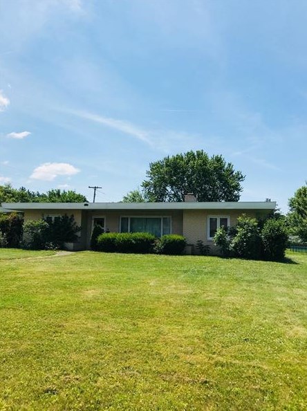 225 Victory Dr, Hermitage, PA 16150