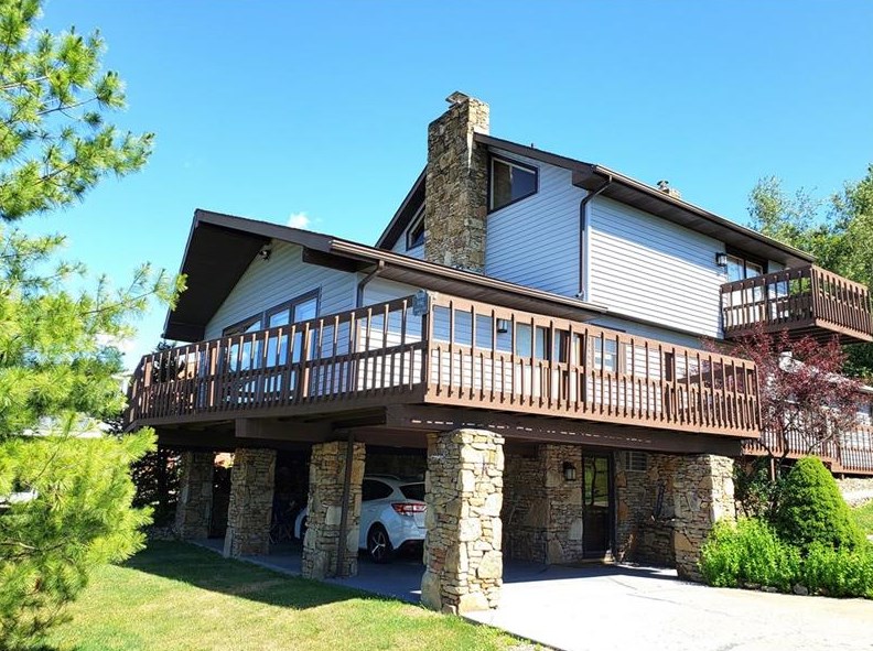 996 County Line Rd, Acme, PA 15610-1059