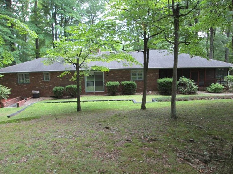 236 Andrews Trce, New Castle, PA 16102-2210
