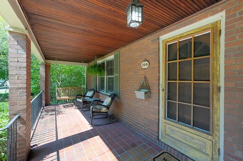209 Quaker Rd, Sewickley, PA 15143