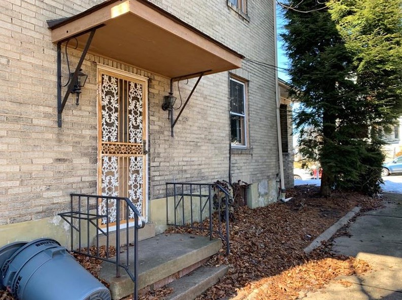 526 Chestnut St, Washington PA 15301-4647 exterior