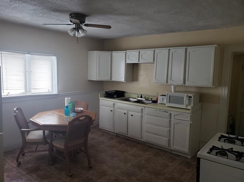 25 Victoria St, Washington, PA 15301-4348
