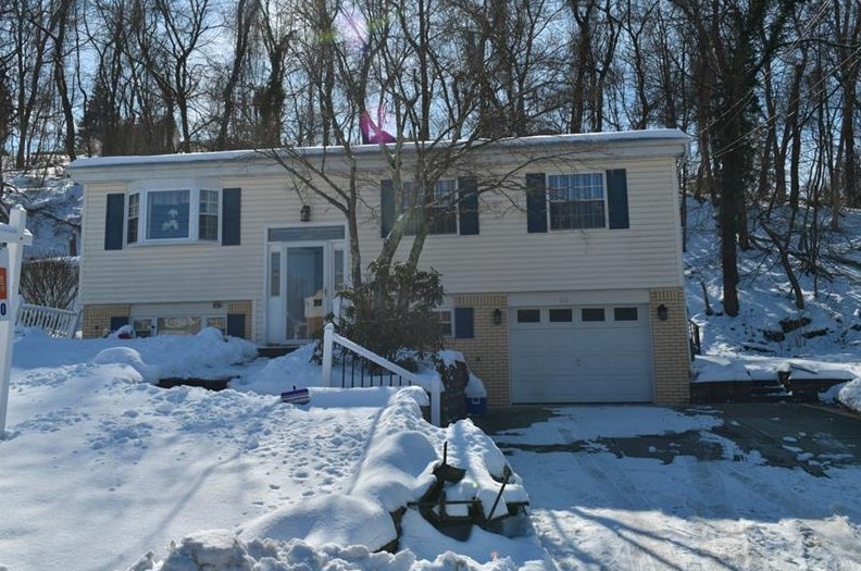 153 Fox Chase Dr, Verona, PA 15147