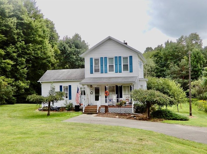 1250 Walnut St, Stoneboro, PA 16153