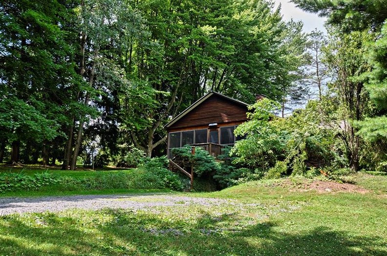 450 Mercer St, Barkeyville, PA 16038-5203