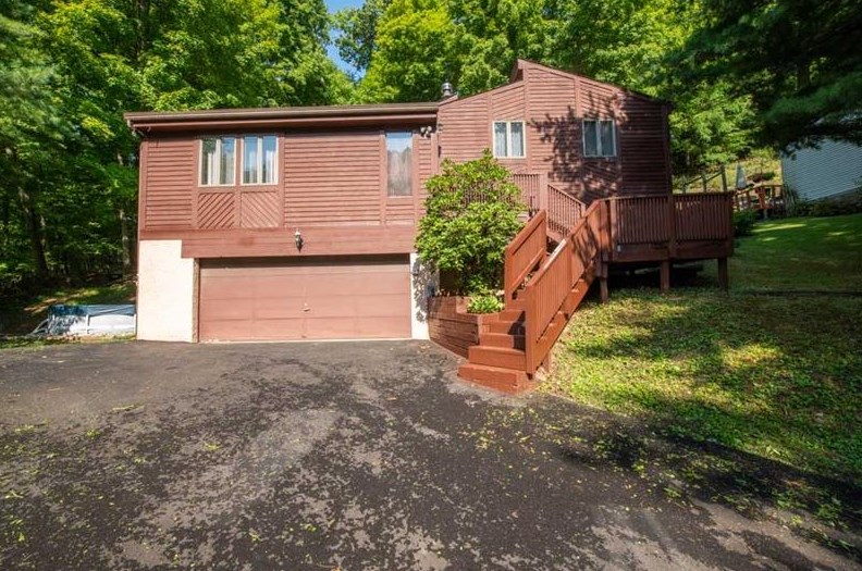 231 Hillendale Rd, Pittsburgh, PA 15237-1803