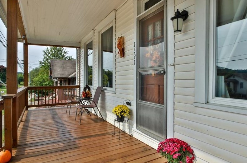1391 Jefferson Rd, Jefferson, PA 15344-4195