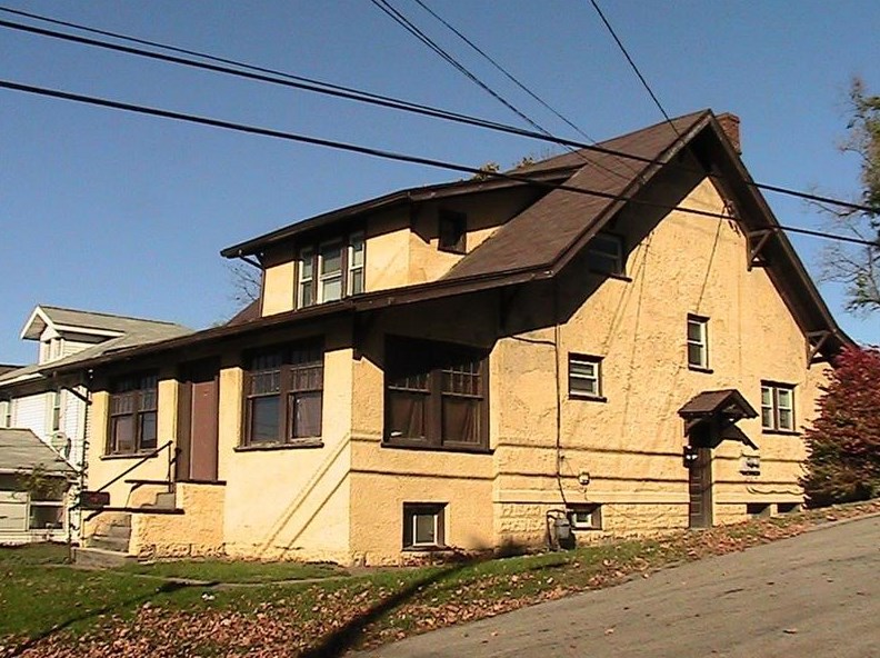 599 S 6th St, Indiana, PA 15701