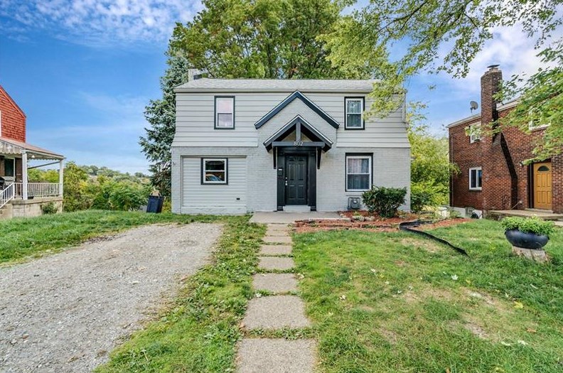 802 Lynda Ln, North Versailles, PA 15137-1821