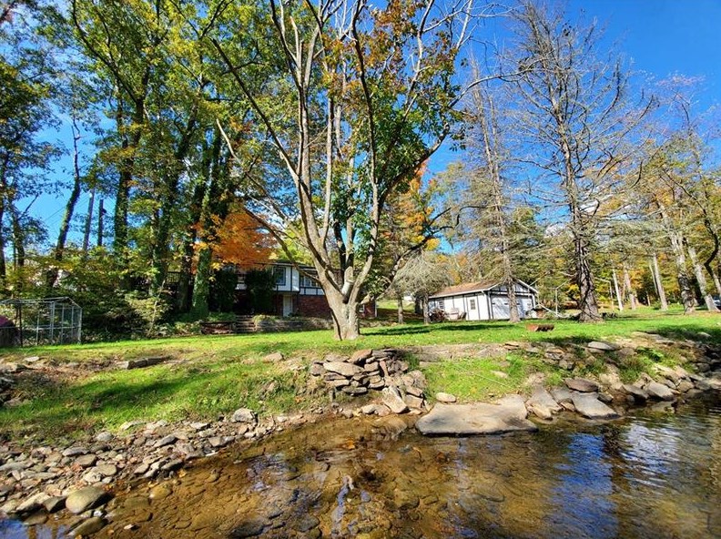 110 Durstine Rd, Melcroft, PA 15462